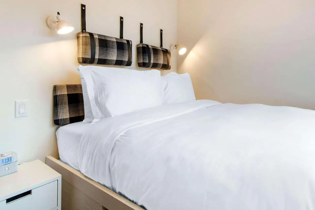 Gowanus Inn & Yard New York Hotel